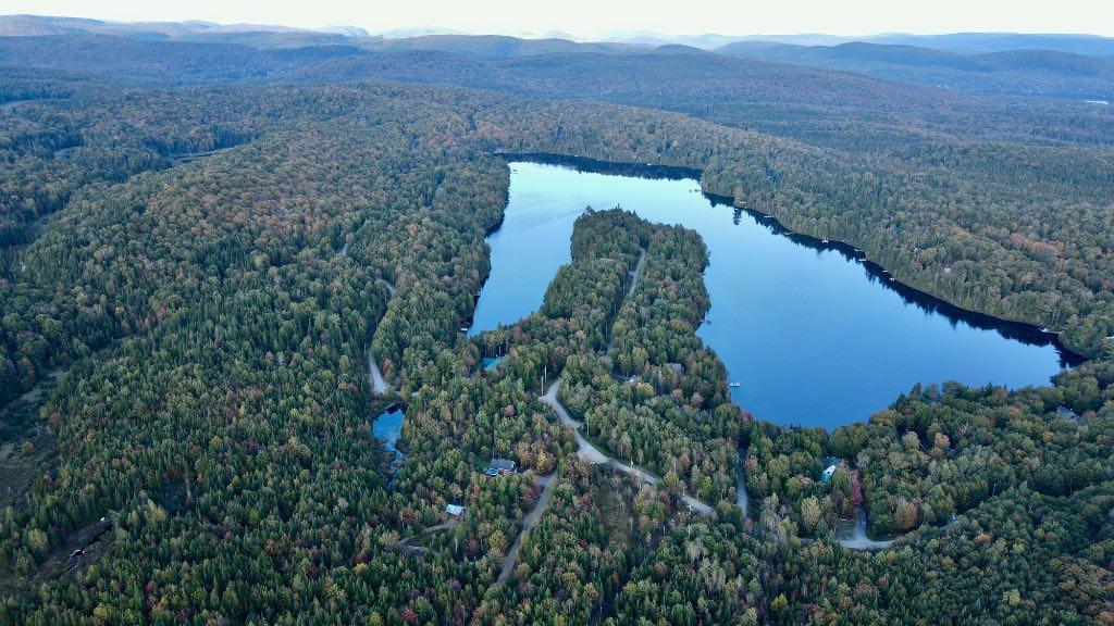 Terrain 300 pieds de frontage, lac paisible, Lac aux Sables, 1hr15 de Quebec et Trois Rivières | 3282908