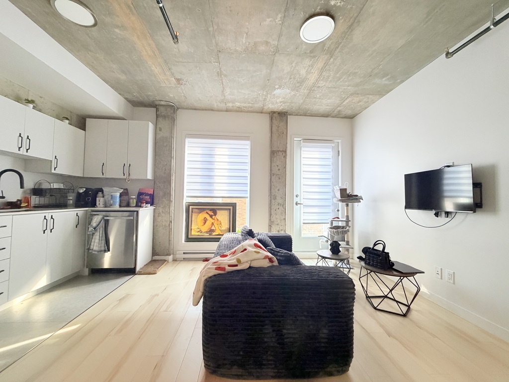 Studio Semi-meublé Dans Le Vieux-Port | 3273172