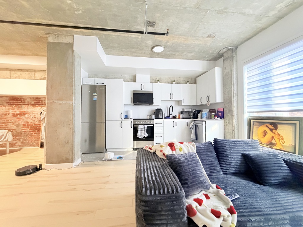 Studio Semi-meublé Dans Le Vieux-Port | 3273172