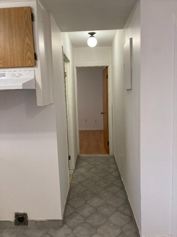 "Coup de Cœur" Charmant 3 ½ Très propre Rez-de-chaussée avec Balcon sur Jardin (Près Centre Forest) | 3283509