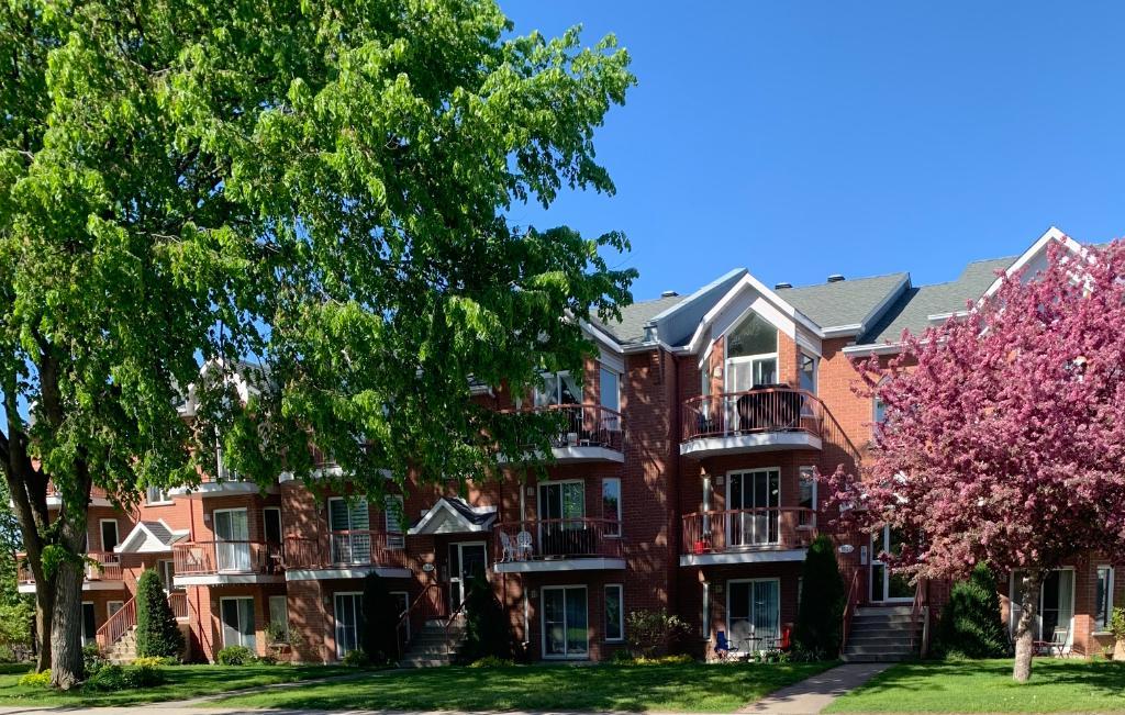 Grand 4 1/2 style condo à louer à Boisbriand | 3280981