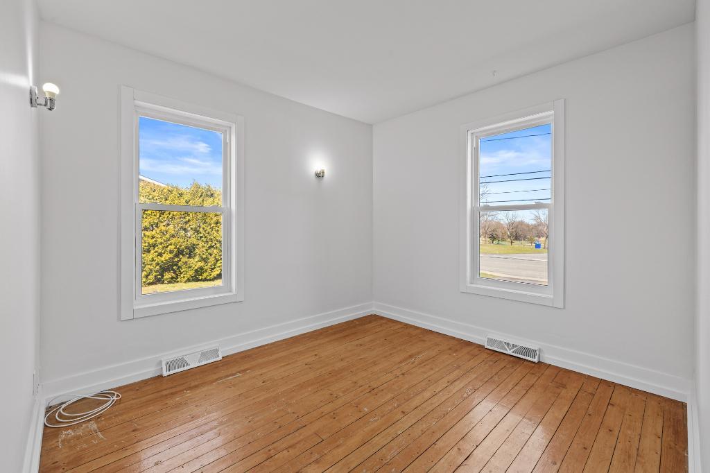 Logement à louer 4 1/2 + rangement sous-sol | 3281011