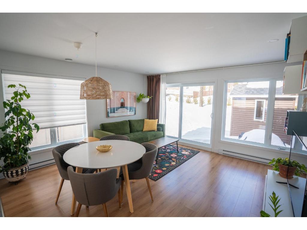 Maison jumelé à louer 3 chambres et salle familiale | 3281020