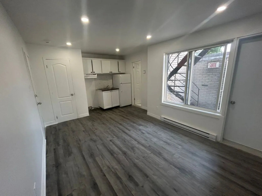 STUDIO - 900$ DISPONIBLE | 3273552