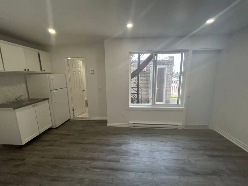 STUDIO - 900$ DISPONIBLE | 3273552