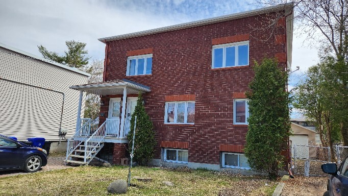 4 1/2 Semi-sous-sol - Près Autoroute 5 | 3287891