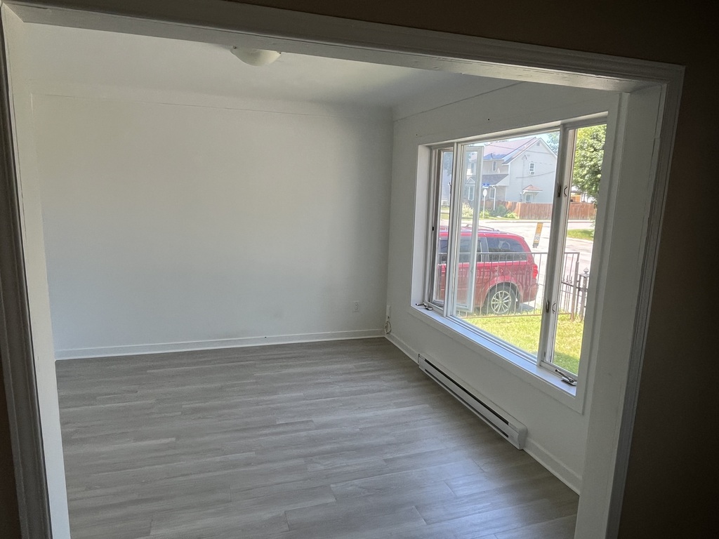 4 Et Demi À Louer Dès Maintenant ! | 3274079