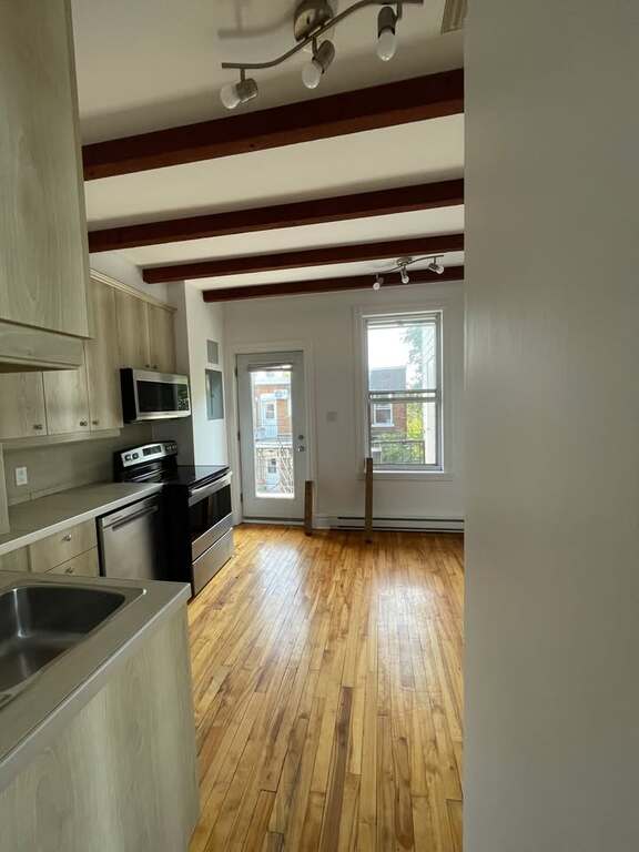 Superbe 3 1/2 Lumineux - 1er Juillet | 3274115