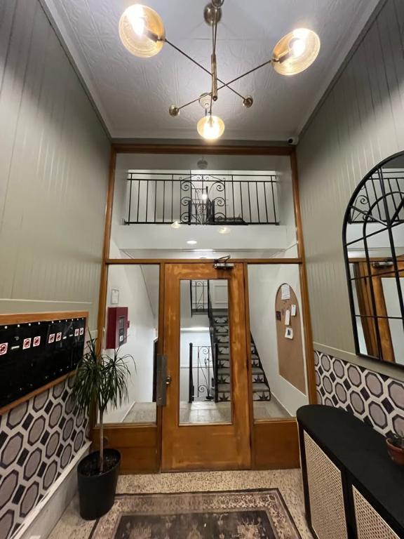 Studio tout inclus Plateau Mont-Royal (5 min. du Métro Mont-Royal) | 3281705