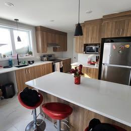 🏡 TRÈS GRAND 4½ HAUT DE GAMME – 1150 PI² – FACE À UN PARC 🌳 | 3281713