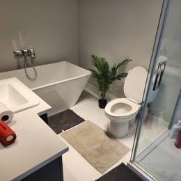 🏡 TRÈS GRAND 4½ HAUT DE GAMME – 1150 PI² – FACE À UN PARC 🌳 | 3281713