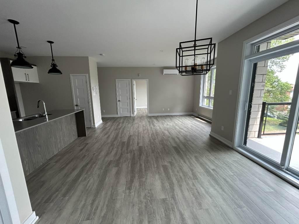 Grand 5 1/2 au 3e étage à Sainte-Catherine pour 1er juillet | 3281782