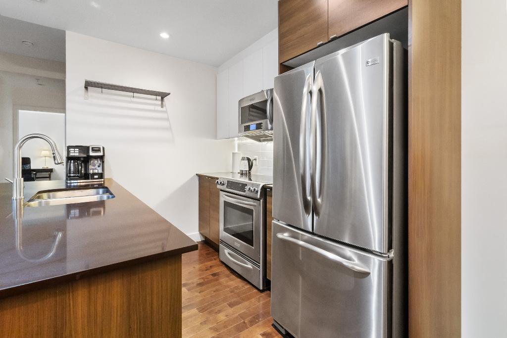 Superbe condo 2 chambres 2 salle de bains | 3284233