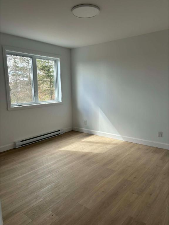 Spacieux 4 1/2 avec bureau - Disponible pour le 1er juillet à St-Séverin en Beauce | 3282638