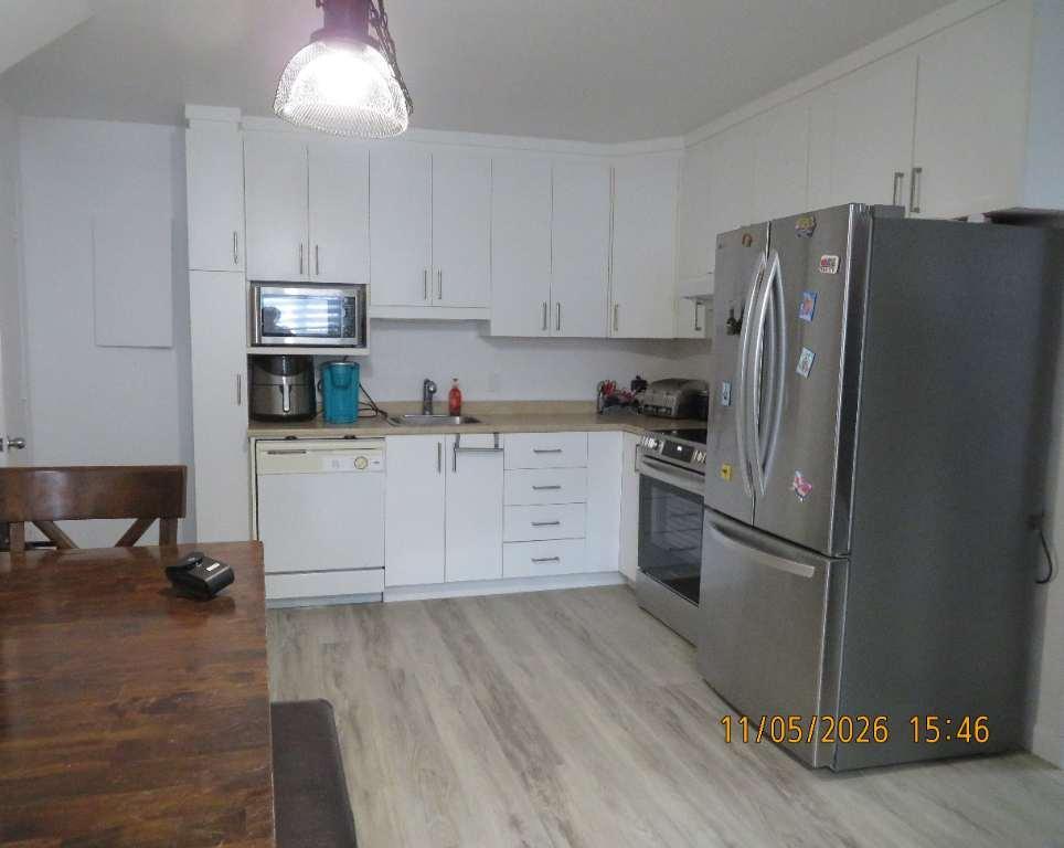 4 1/2 Grand et lumineux. situé à Jonquière quartier des peintres . | 3282689