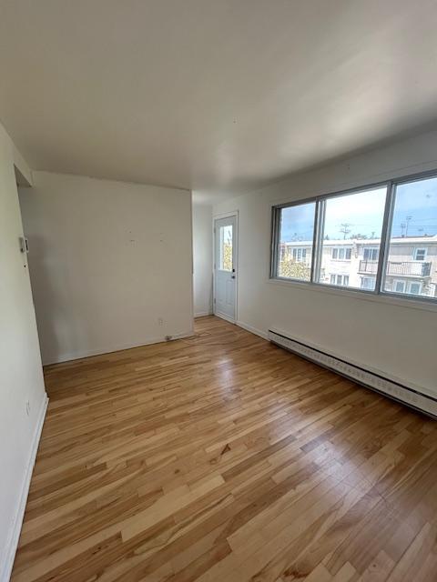 Anjou 4 1/2 rénové, haut de triplex détaché | 3282691