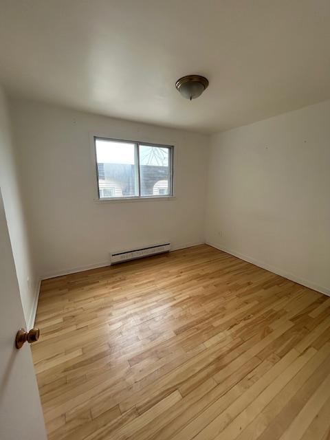 Anjou 4 1/2 rénové, haut de triplex détaché | 3282691