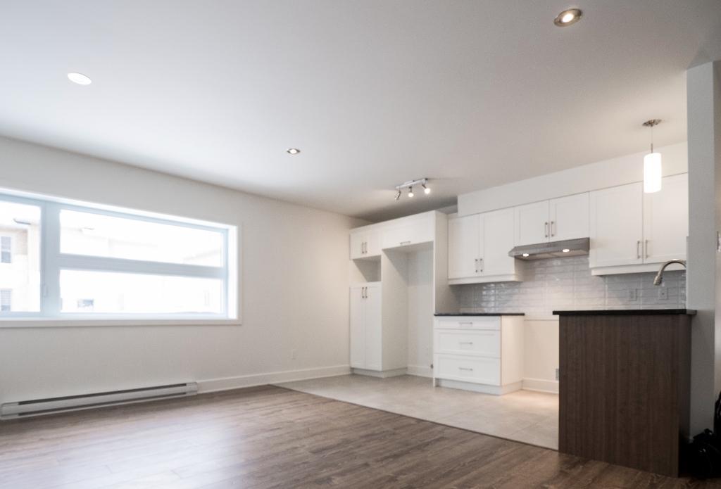BEAU CONDO À LOUER (3 1/2 dans le Vieux Ste-Rose) | 3282692