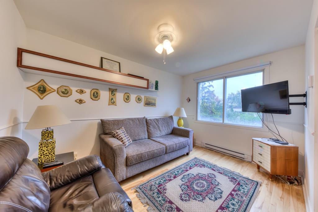 Grand 5½ lumineux à Chomedey + bureau – Stationnement inclus | 3282822