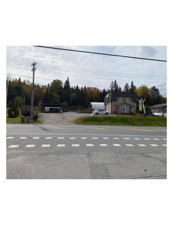 TERRAIN/BÂTISSE COMMERCIALE À VENDRE (POSSIBILITÉ CONSTRUCTION MULTIFAMILIALE 6 LOGEMENTS ET +) | 3282909
