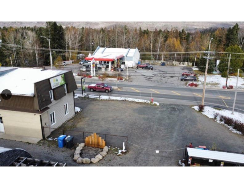 TERRAIN/BÂTISSE COMMERCIALE À VENDRE (POSSIBILITÉ CONSTRUCTION MULTIFAMILIALE 6 LOGEMENTS ET +) | 3282909
