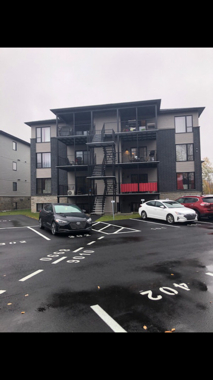 4 1/2 RDC & 3 Ieme Etage St-Canut | 3275715