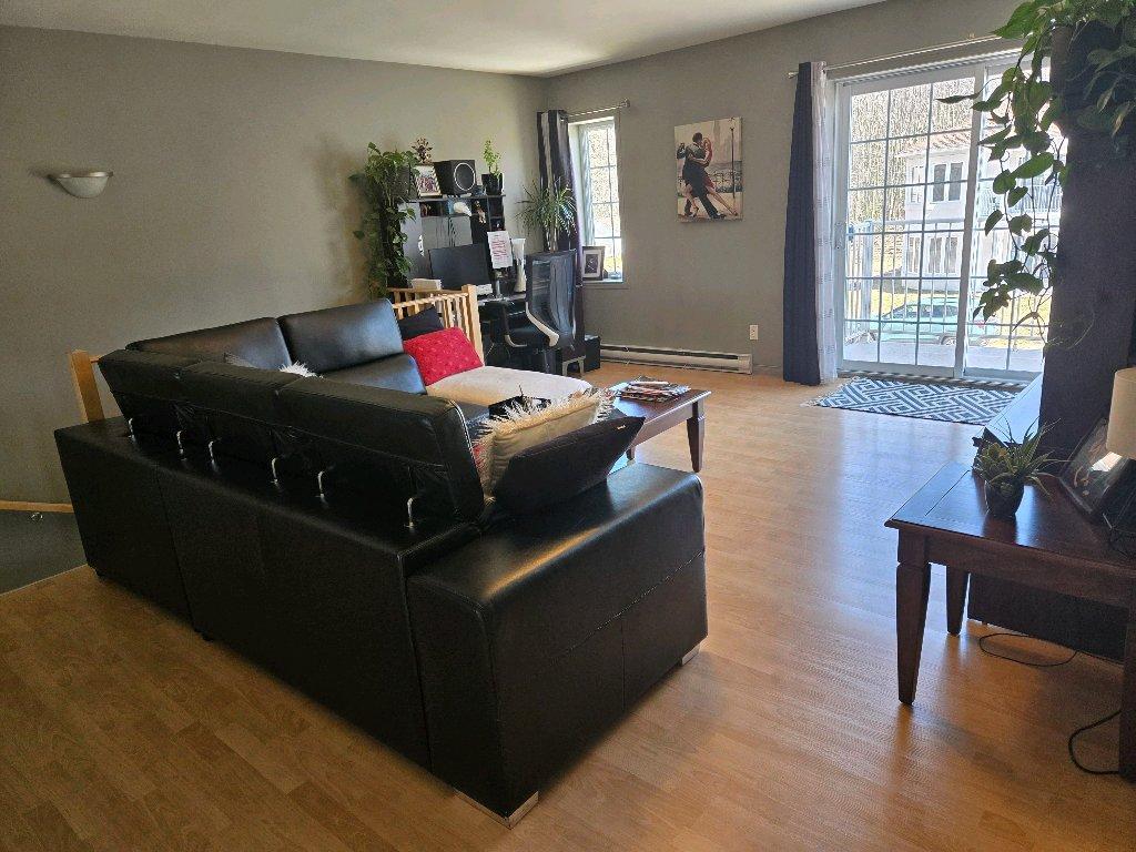 BEAU 4 1/2 STYLE CONDO AVEC GARAGE QUARTIER RECHERCHÉ À SHAWINIGAN-SUD | 3283517