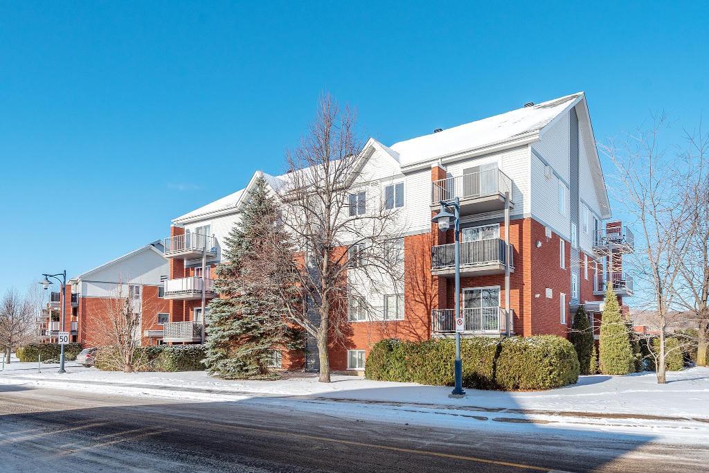 5 1/2 SAINT-BASILE-LE-GRAND adjacent SAINT-BRUNO-DE-MONTARVILLE | 3283642