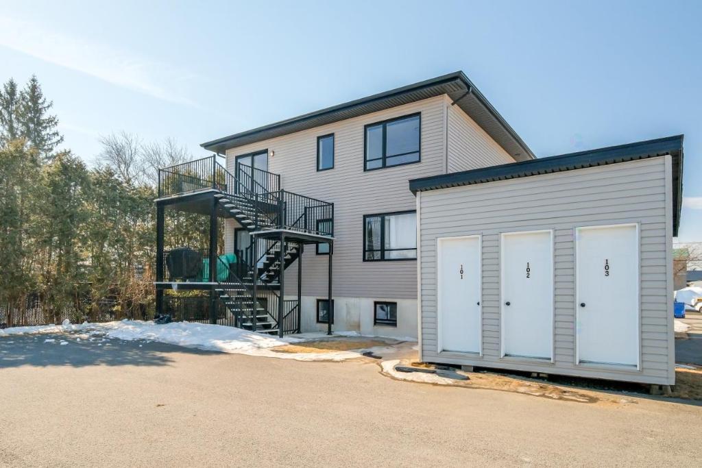 Spacieux 4.5 très propre et bien entretenu | 3276496