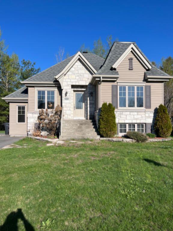Haut de maison 5 1/2 spacieux | 3276545