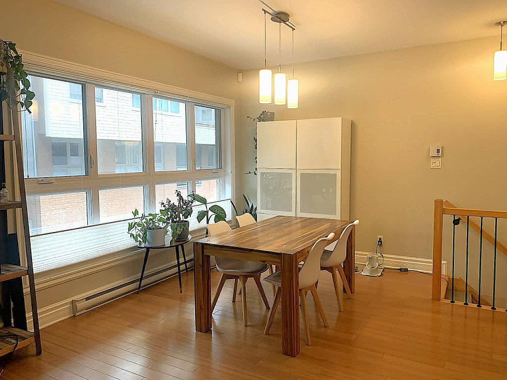 RARE 4 1/2 SUR 2 ÉTAGES À LOUER | 3284364