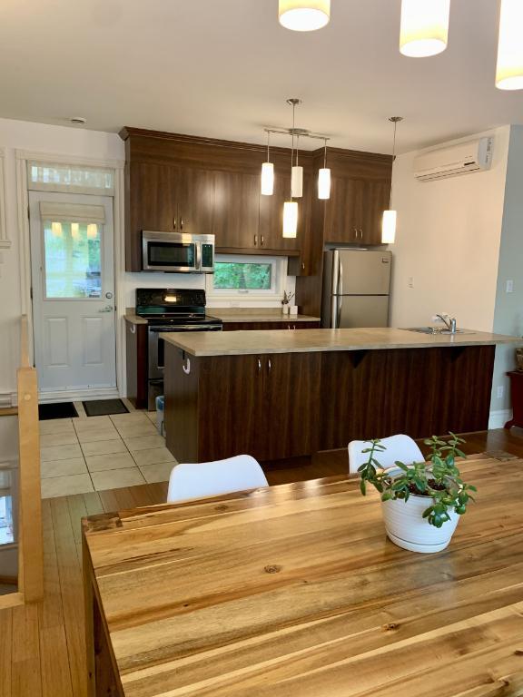 RARE 4 1/2 SUR 2 ÉTAGES À LOUER | 3284364