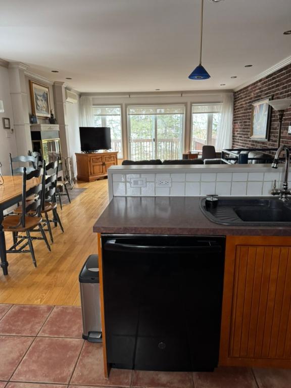MAISON DE VILLE À LOUER AU PIED DU PARC AQUATIQUE DE SAINT-SAUVEUR | 3276579
