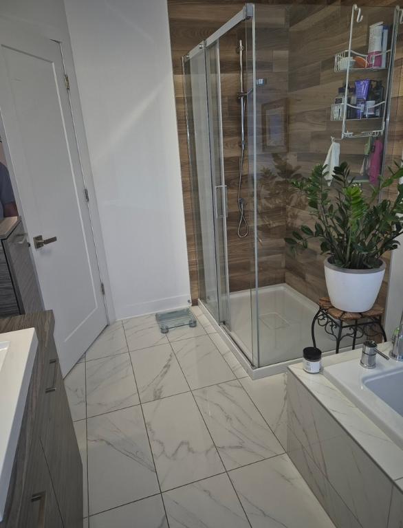 Condo deux chambres et garage double tandem privé à Otterburn Park | 3276815