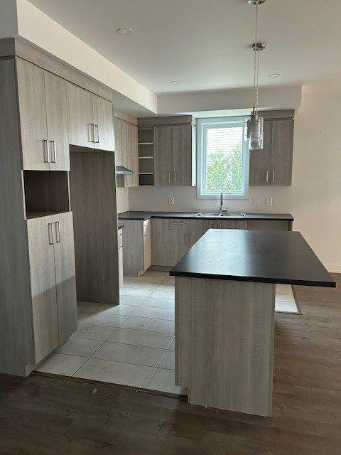2 CHAMBRES À COUCHER, 1 SALLE DE BAIN APPARTEMENT | 3277298