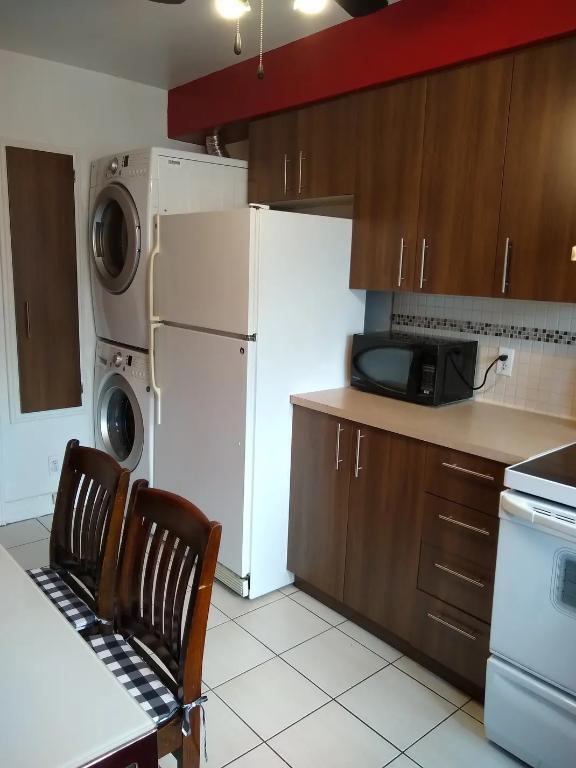 3 1/2 in Parc Extension Available July 1 | 3277302