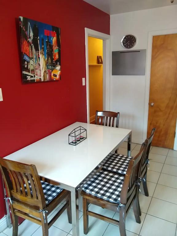 3 1/2 in Parc Extension Available July 1 | 3277302