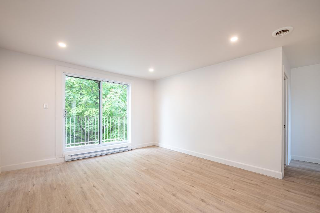 Magnifique 4 1/2 fraichement rénové | 3277312