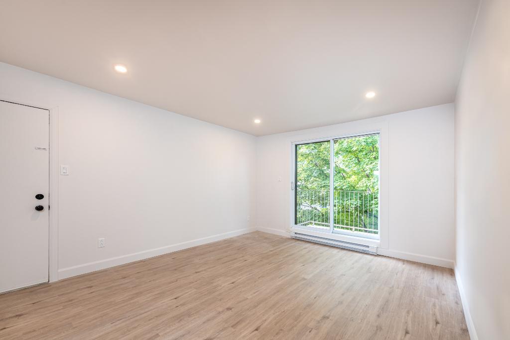 Magnifique 4 1/2 fraichement rénové | 3277312