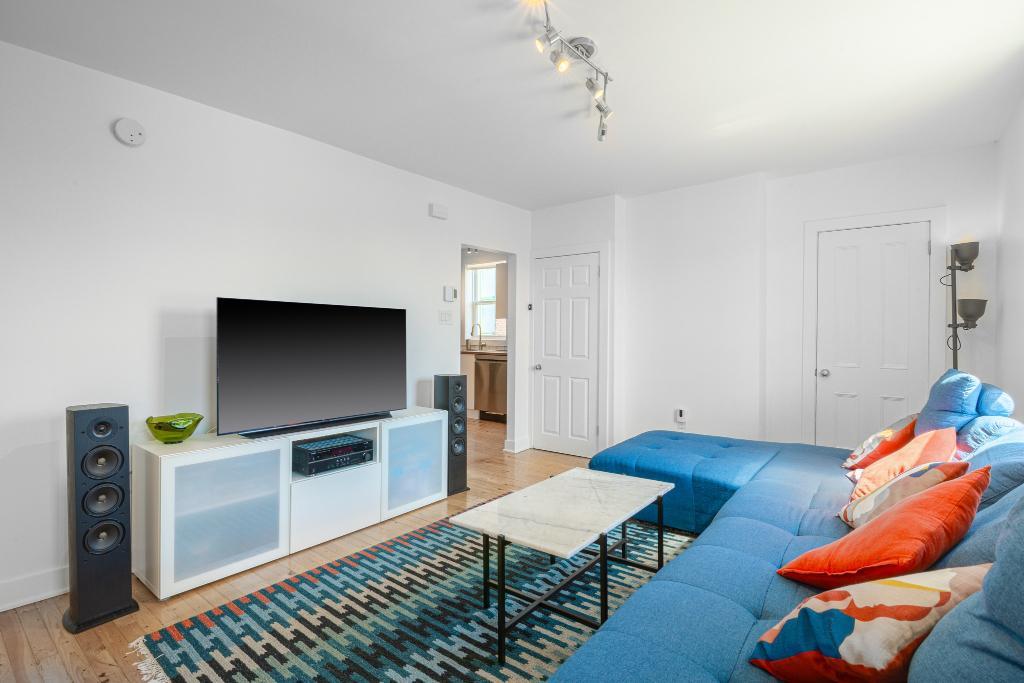 Beau 4 1/2 tout rénové, semi meublé, près de tout les services et du centre-ville, libre 1 er juillet | 3277314