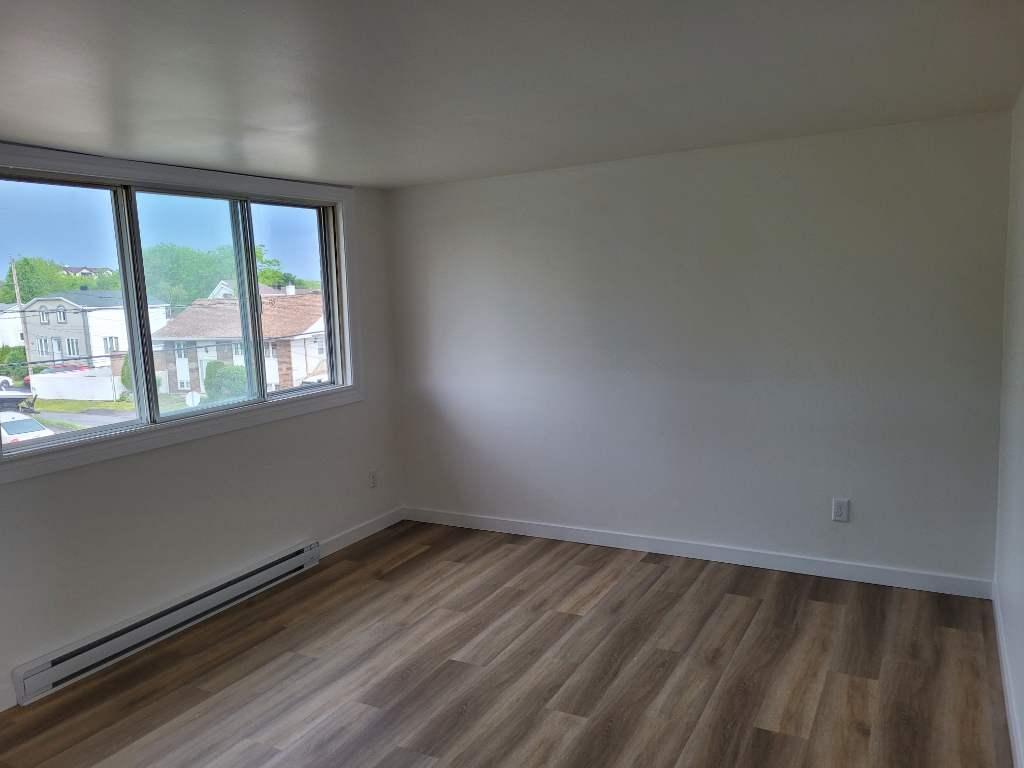 Grand 5½ bien entretenu à louer – Blainville Disponible le 1er juillet ou le 1er aout/ Spacious, well maintained 5½ Apartment for Rent - Blainville | 3280702