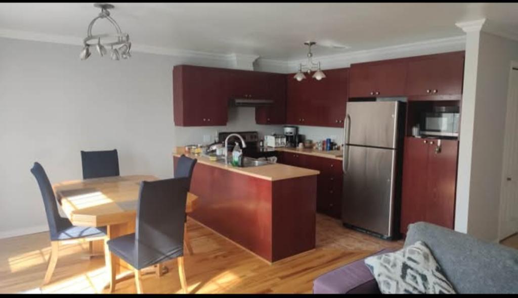 Condo 4 1/2 MEUBLE | 3277382