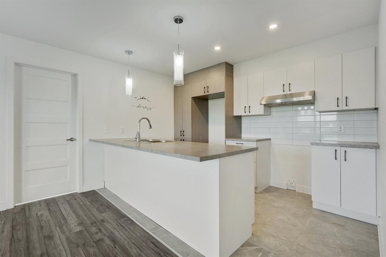 Appartement Saint-Rémi À Louer | 3269756