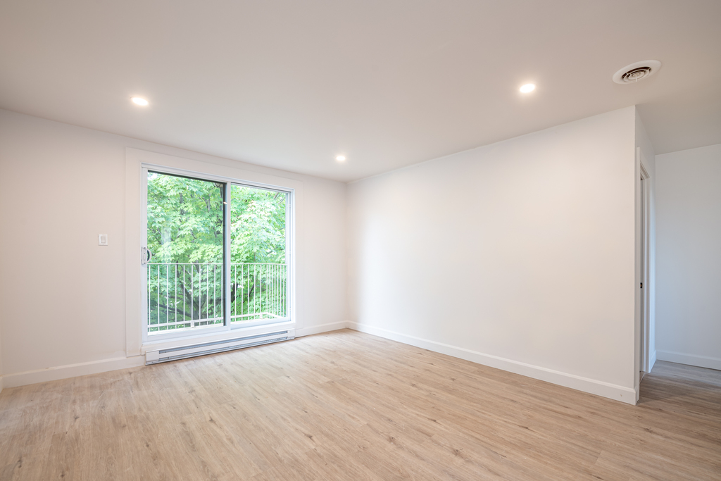 Magnifique 4 1/2 Fraichement Rénové | 3277754