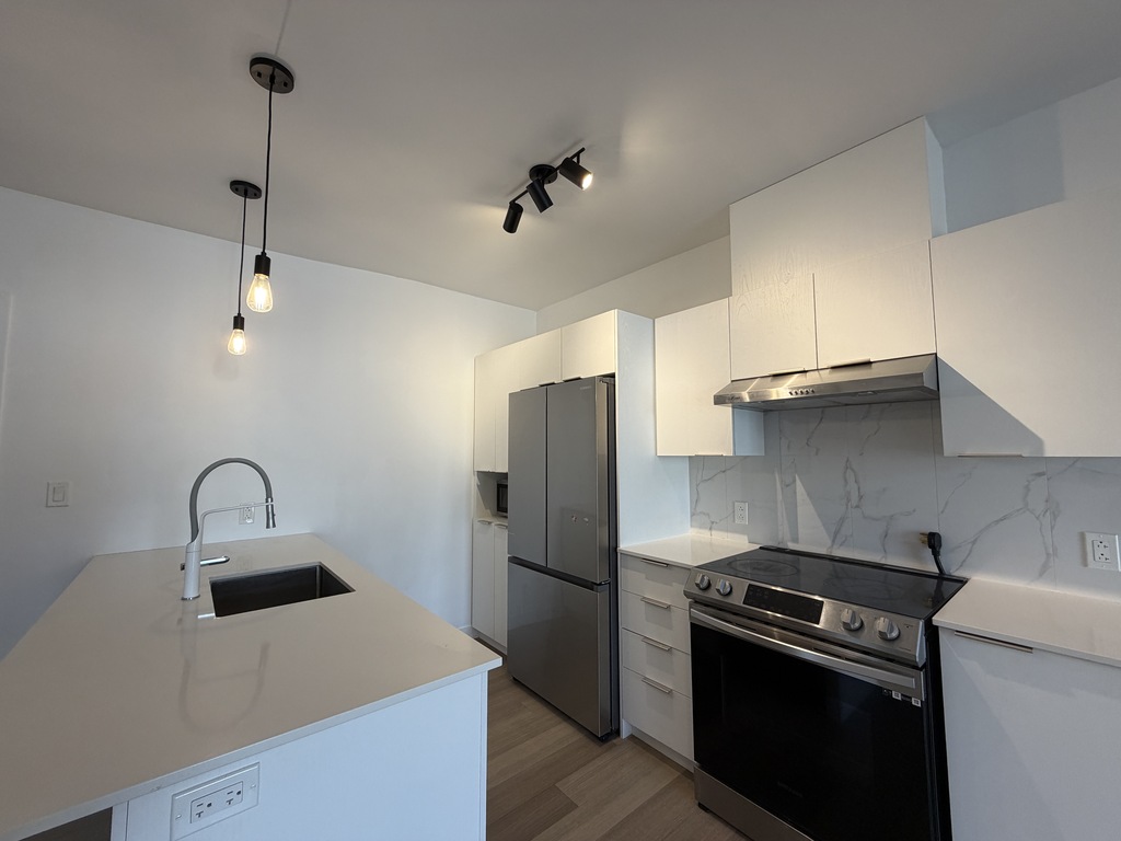 Appartement 3 1/2 Moderne Et Neuf | 3277785