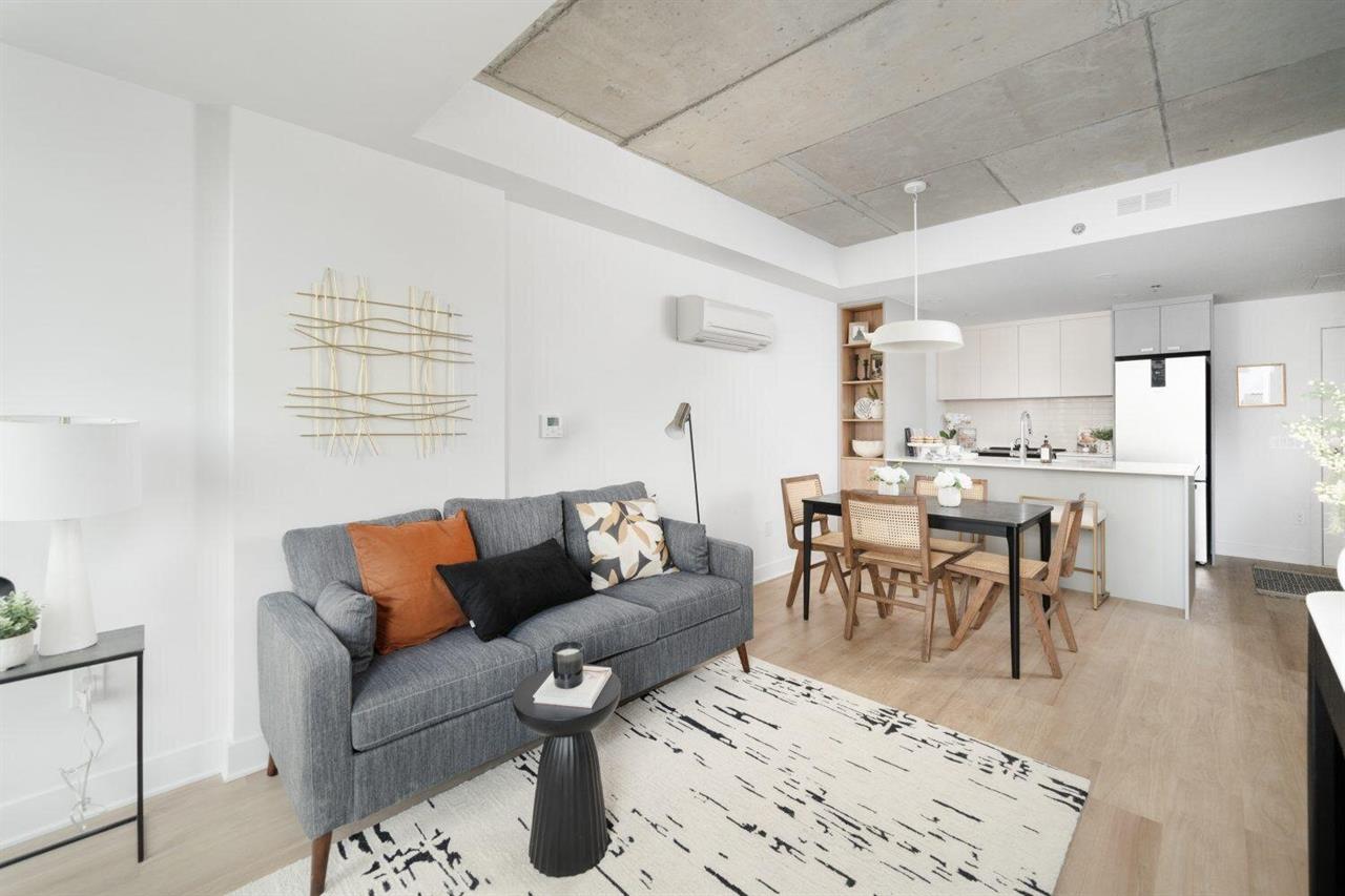 Bachelor - 240 Rue Notre-Dame Ouest, Montréal | 3277799