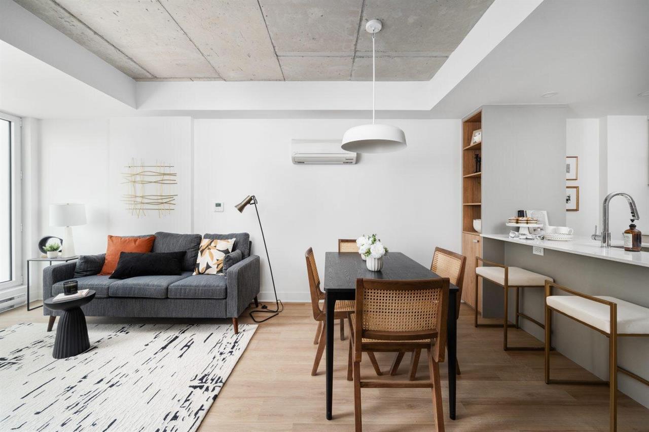 Bachelor - 240 Rue Notre-Dame Ouest, Montréal | 3277799
