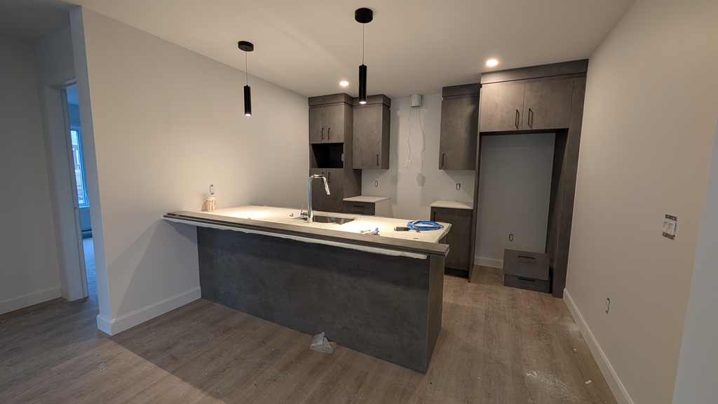 4½ Neuf — Rez-de-jardin Avec Balcon | 3277805