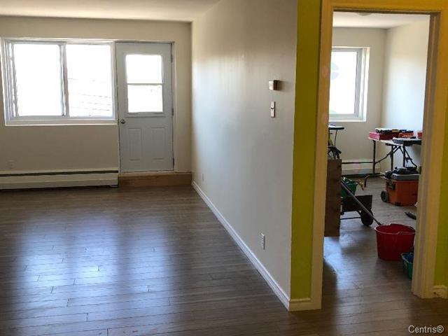 Grand condo 3.5 chauiffe avec electros inclue a Cartierville | 3283254