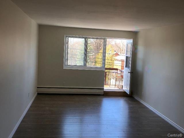 Grand condo 3.5 chauiffe avec electros inclue a Cartierville | 3283254